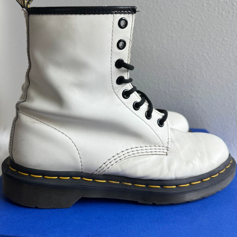 Dr. Martens 1460 White Smooth Leather Combat Boots 8 Eyelet Docs 8W/7M